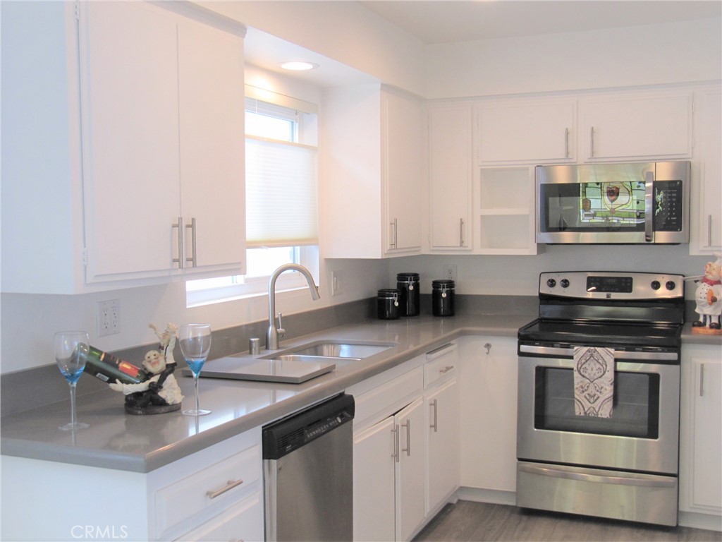 602 1/2 Poinsettia Ave