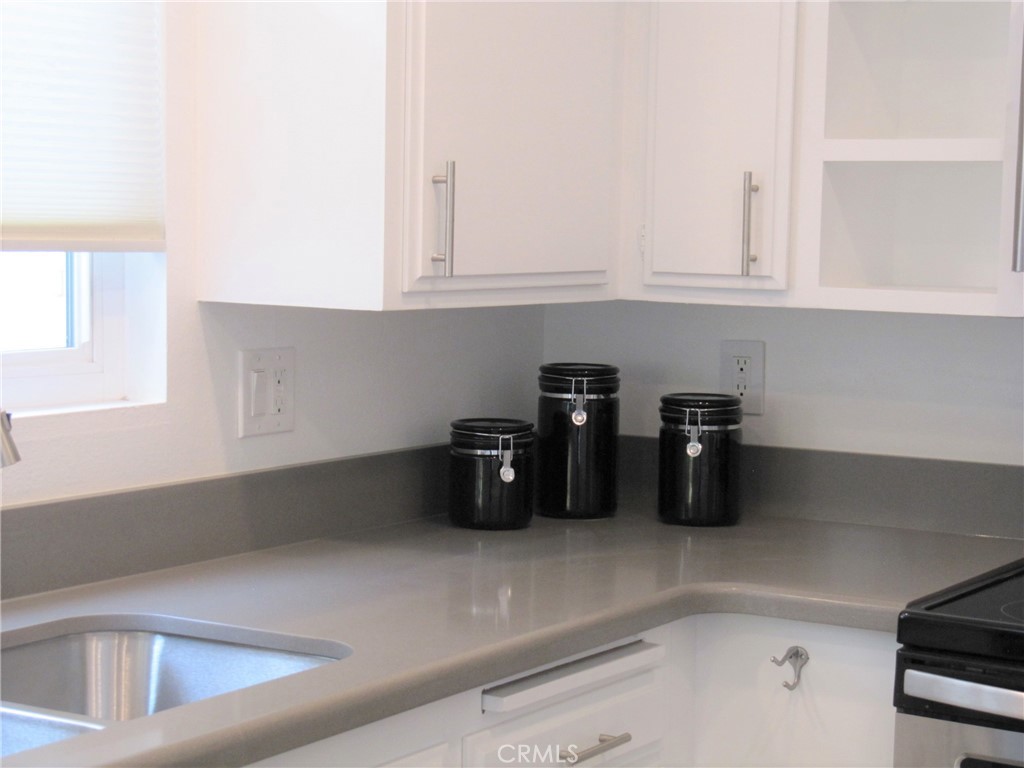 602 1/2 Poinsettia Ave