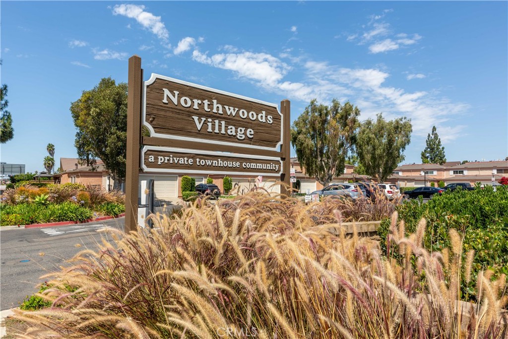 1123 N Dresden Street 15