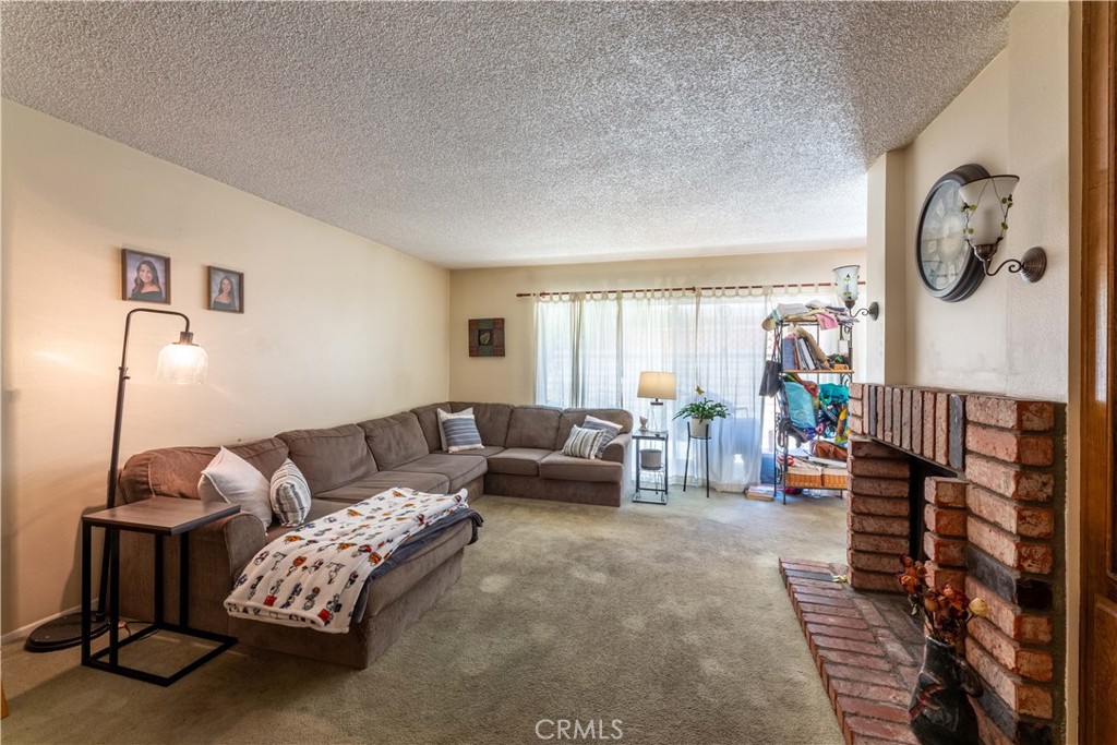 1123 N Dresden Street 15