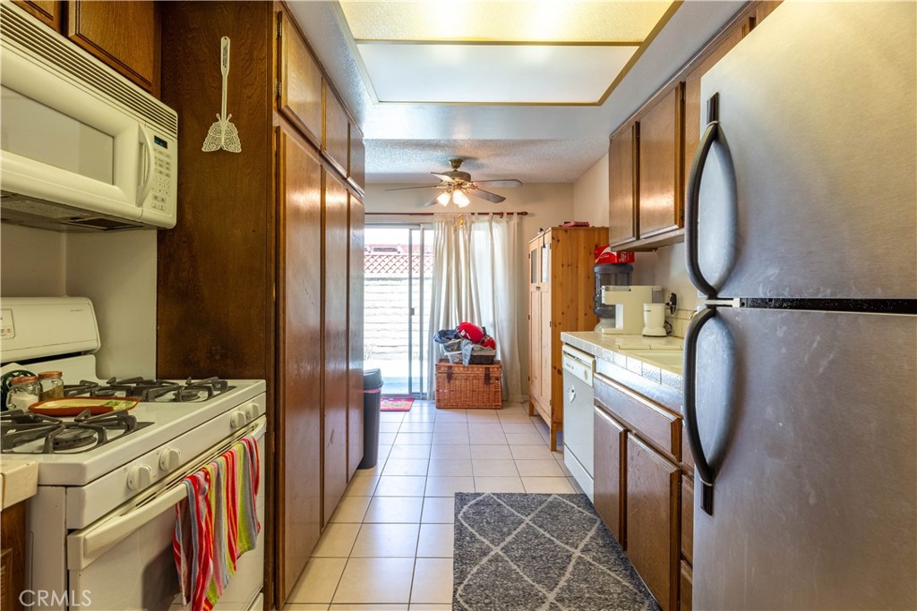 1123 N Dresden Street 15