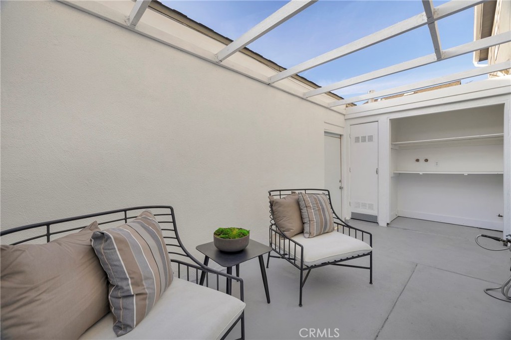 2350 Bunker Hill Way