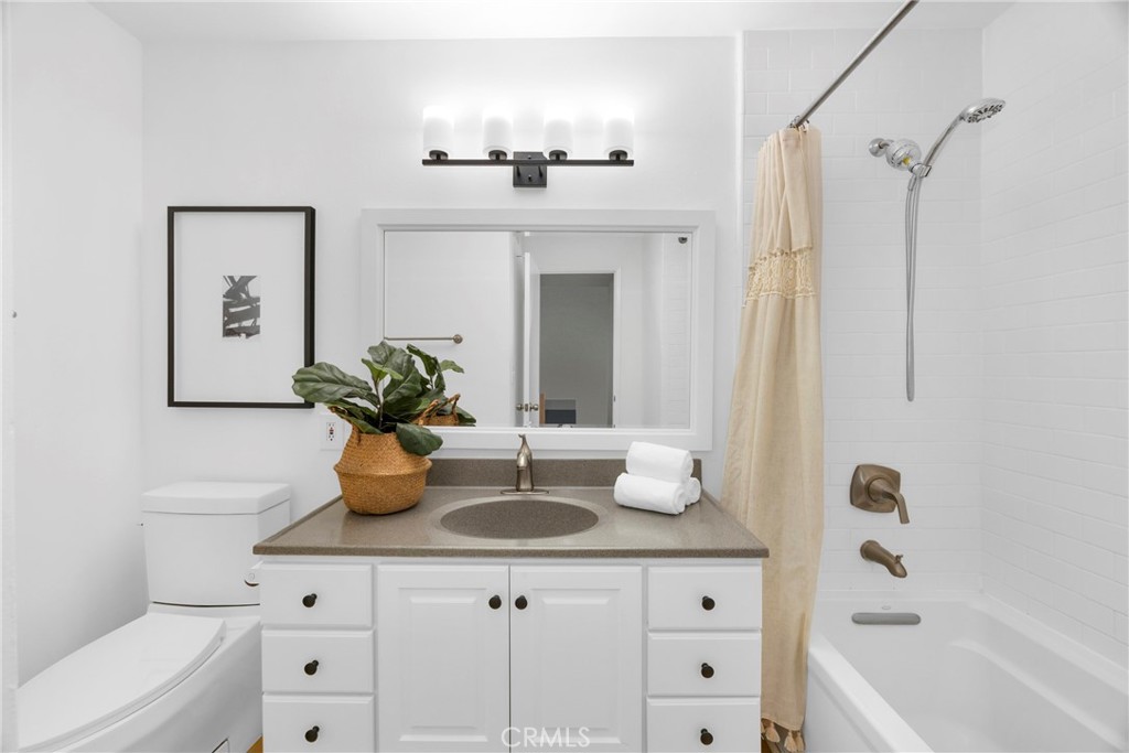 2350 Bunker Hill Way