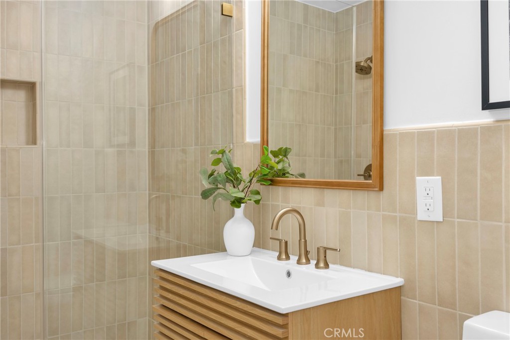 2350 Bunker Hill Way