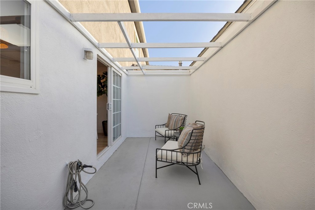 2350 Bunker Hill Way