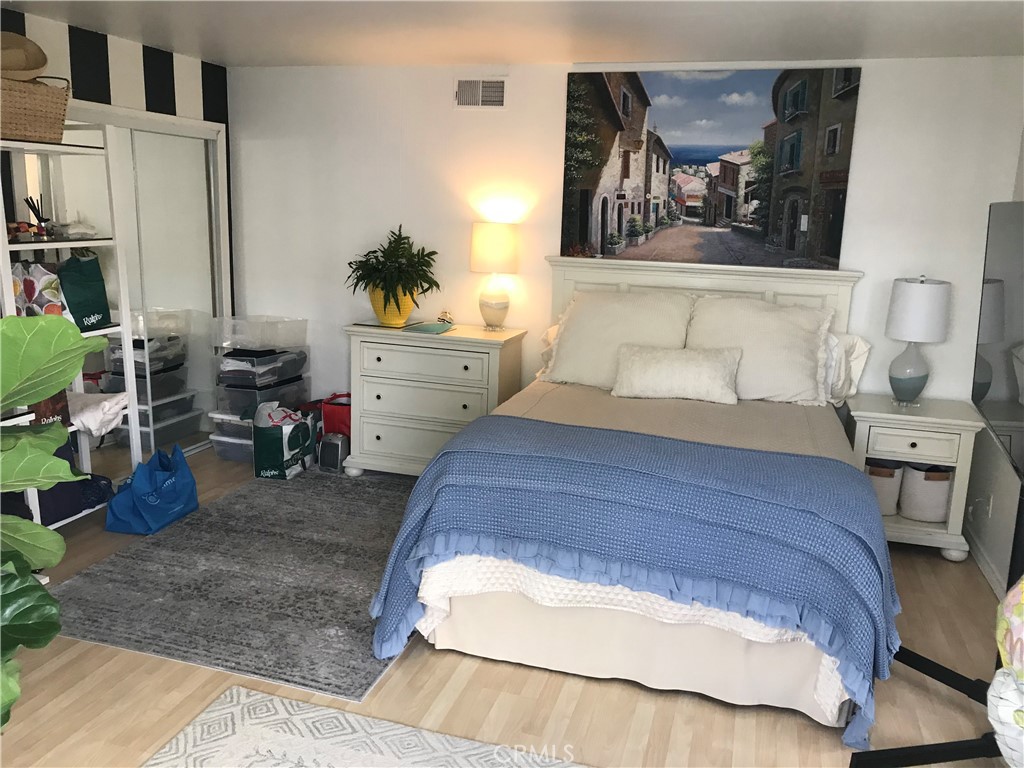 514 .5 Marigold Ave 1/2B