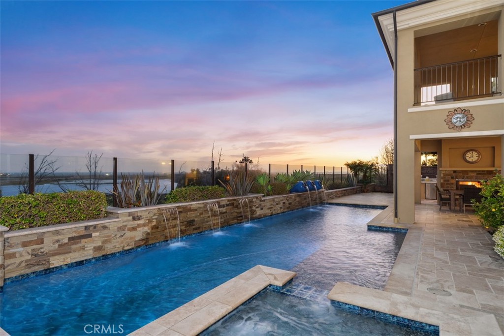 4762 Oceanridge Drive