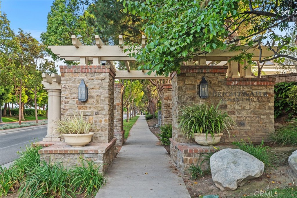 4762 Oceanridge Drive