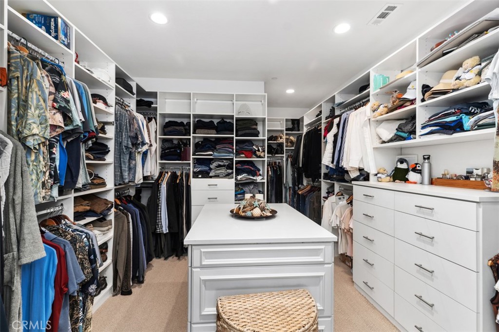 4762 Oceanridge Drive