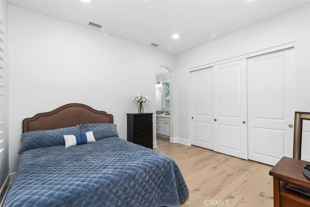 4762 Oceanridge Drive