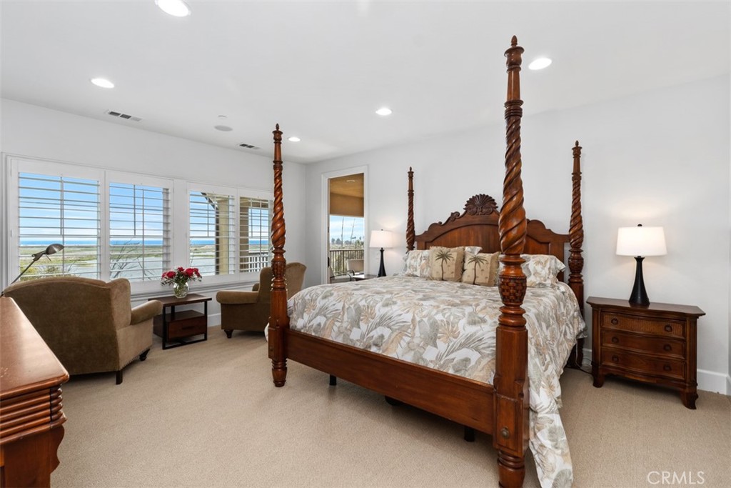 4762 Oceanridge Drive