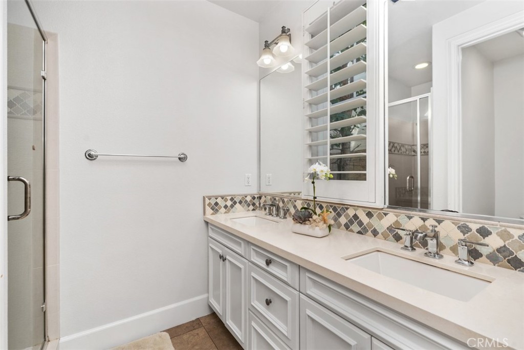 4762 Oceanridge Drive