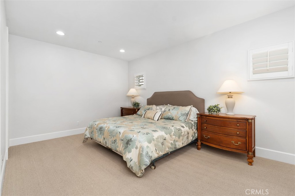 4762 Oceanridge Drive