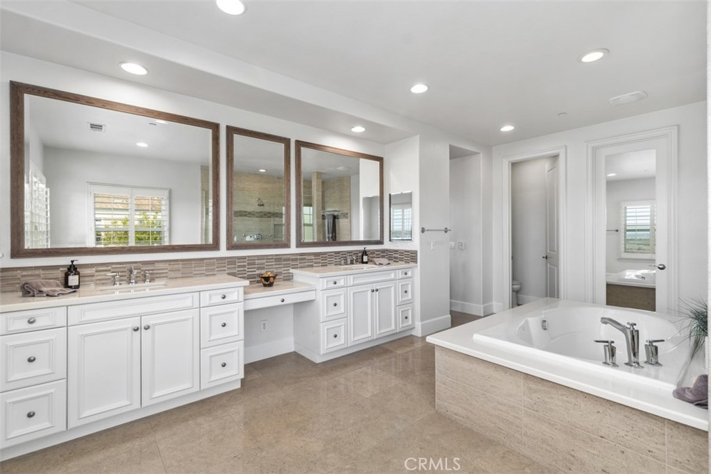 4762 Oceanridge Drive