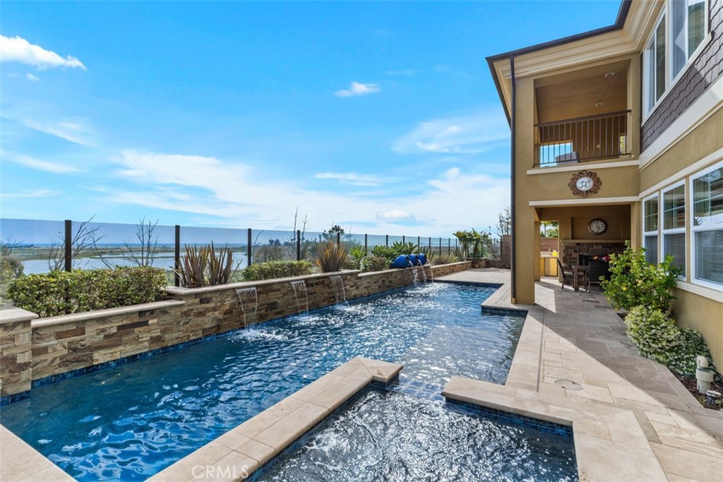 4762 Oceanridge Drive