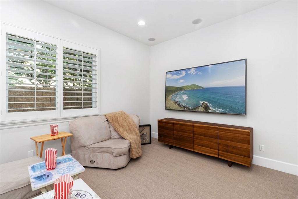 4762 Oceanridge Drive