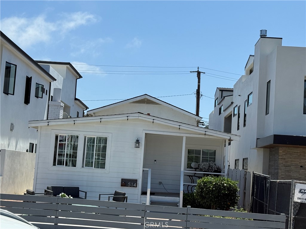 514 .5 Marigold Ave 1/2B