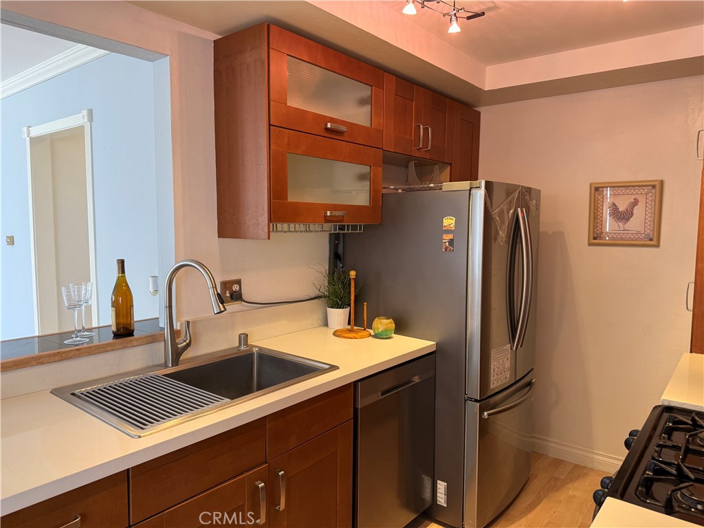 514 .5 Marigold Ave 1/2B