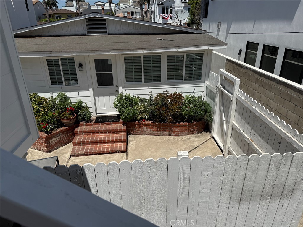 514 .5 Marigold Ave 1/2B