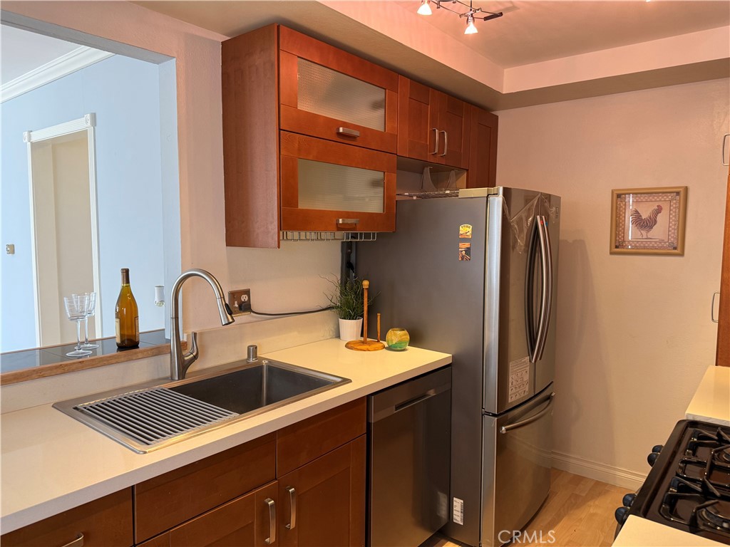 514 .5 Marigold Ave 1/2B