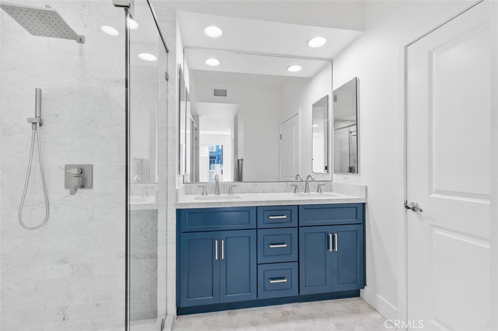 150 The Promenade N 202