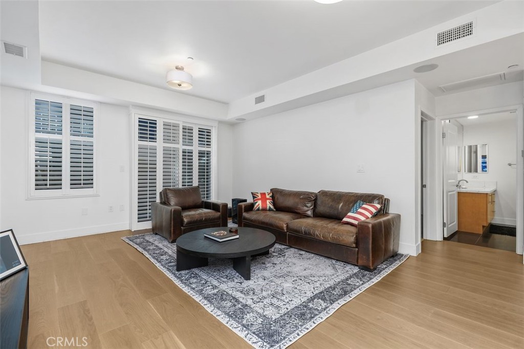 150 The Promenade N 202