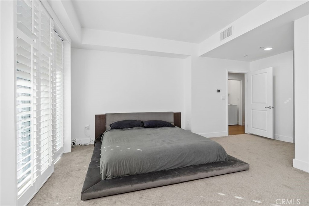 150 The Promenade N 202