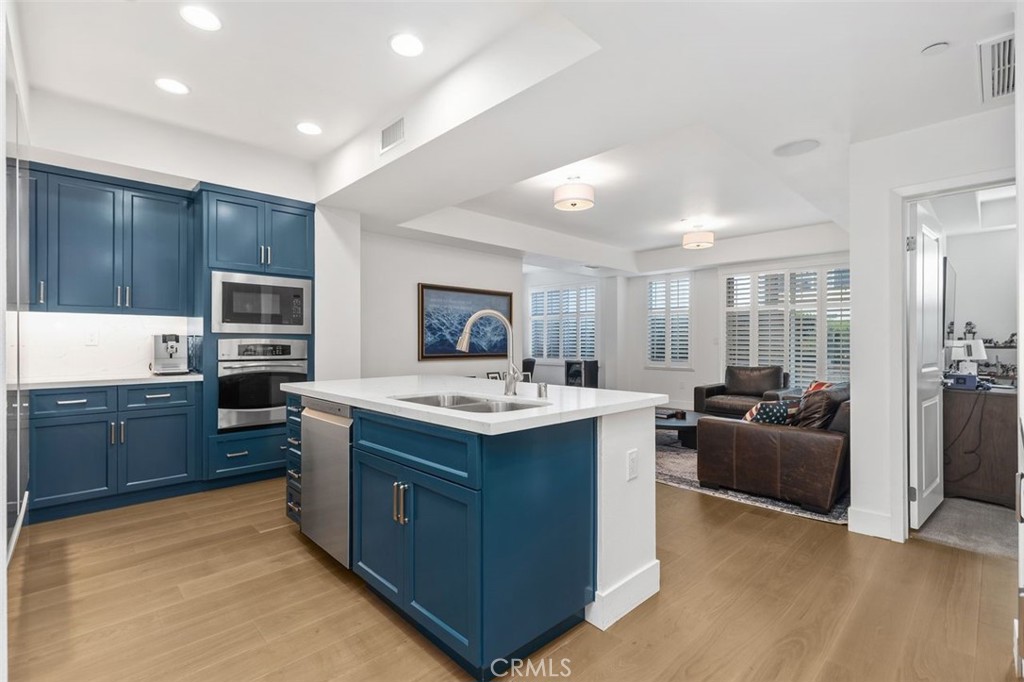 150 The Promenade N 202