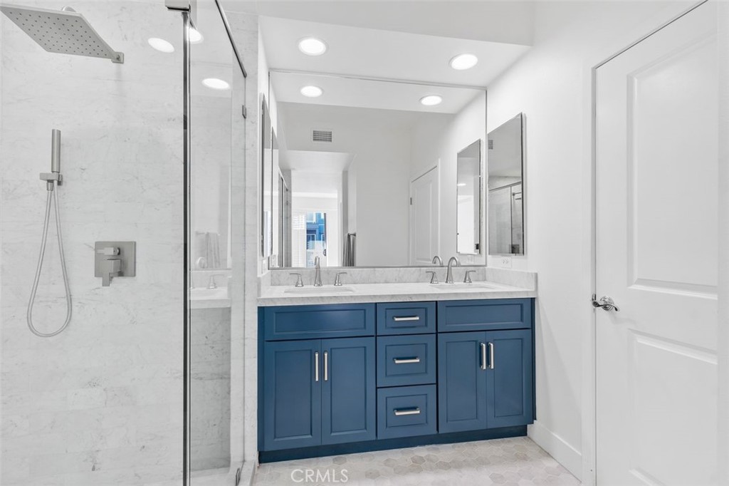 150 The Promenade N 202