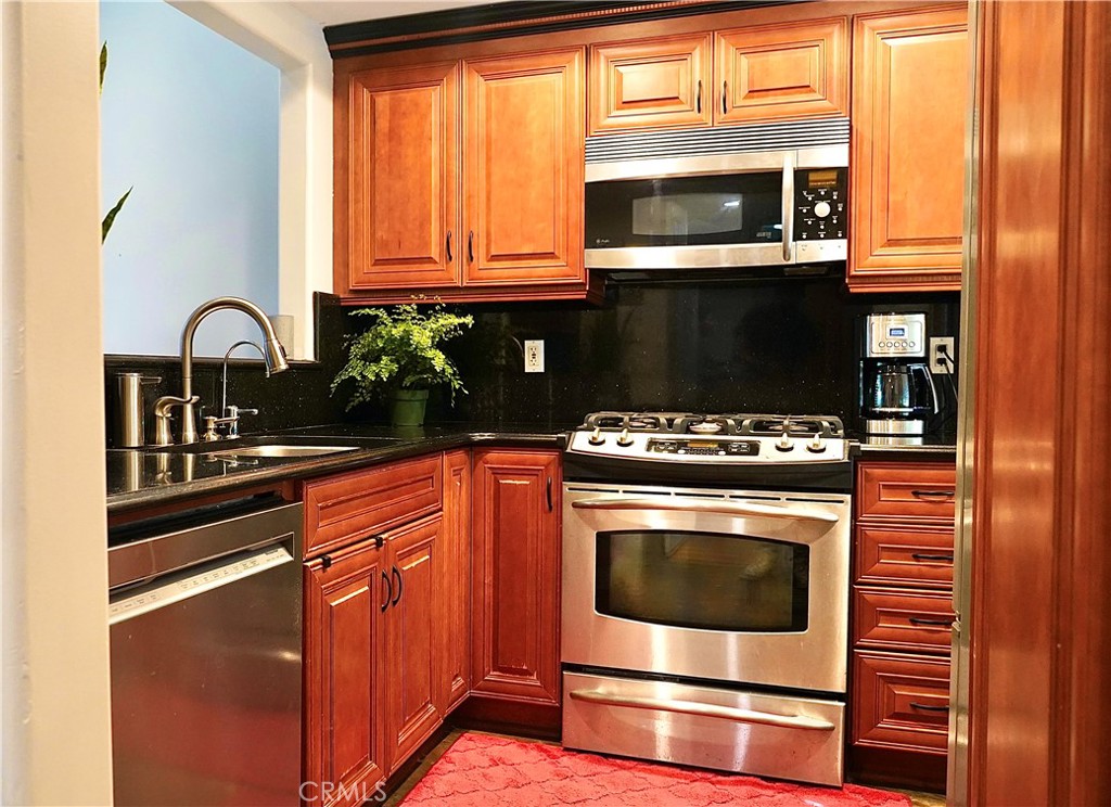 1100 Newport Avenue 403