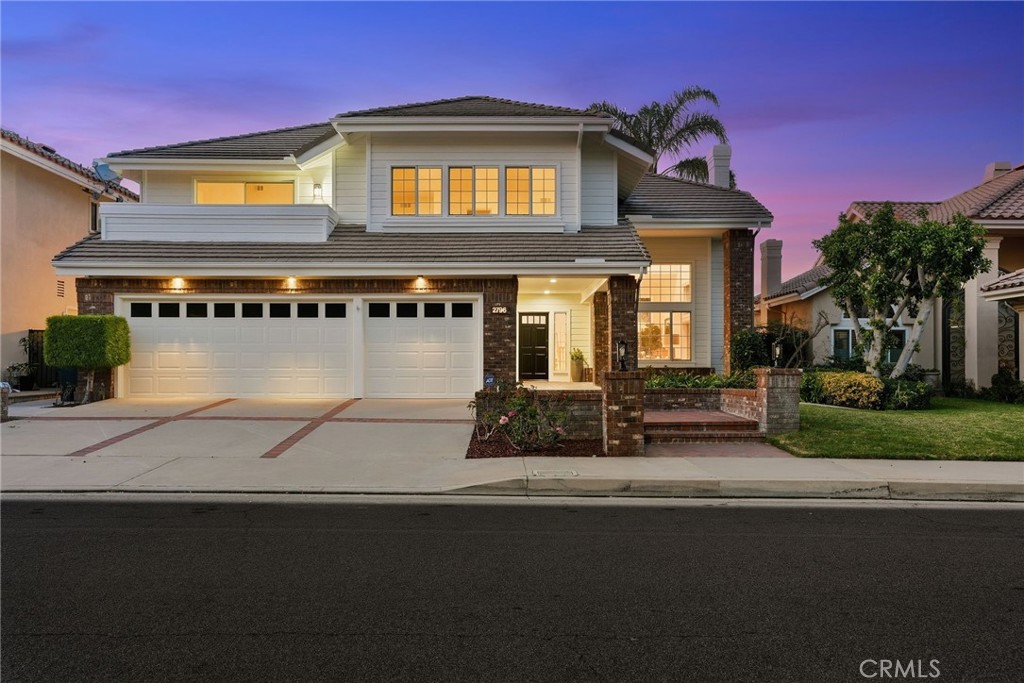 2796 N Meredith