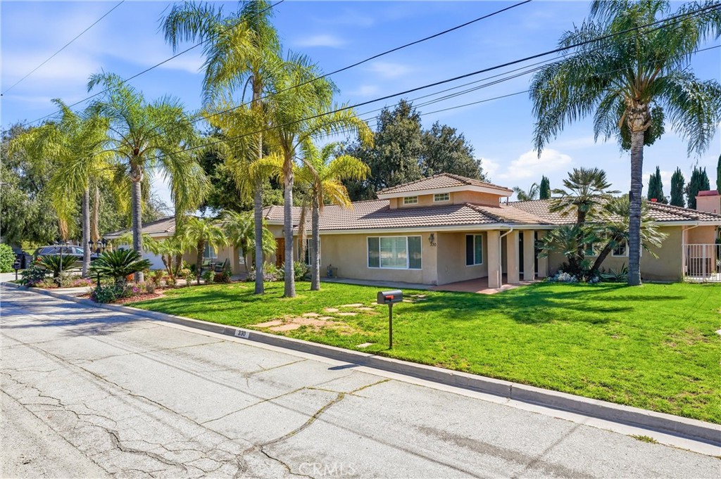 330 Moore