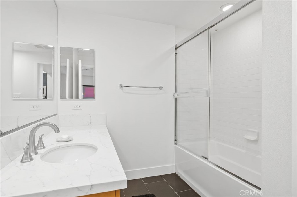 150 The Promenade N 202