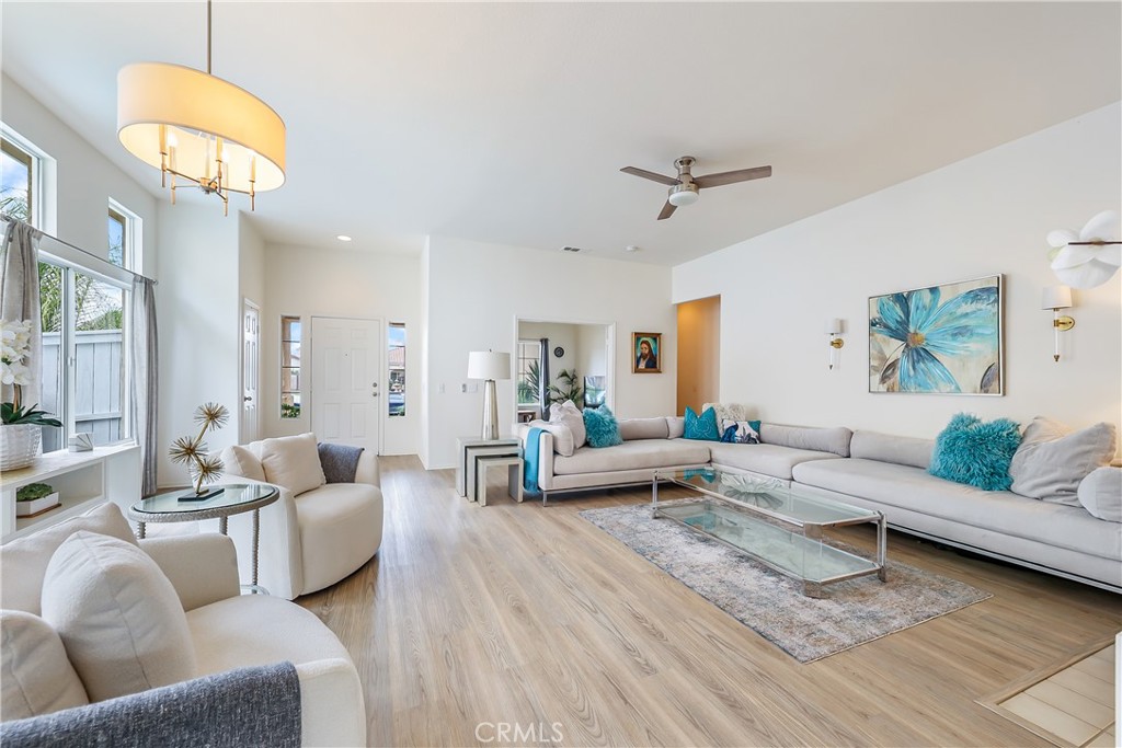 3955 Escala cove