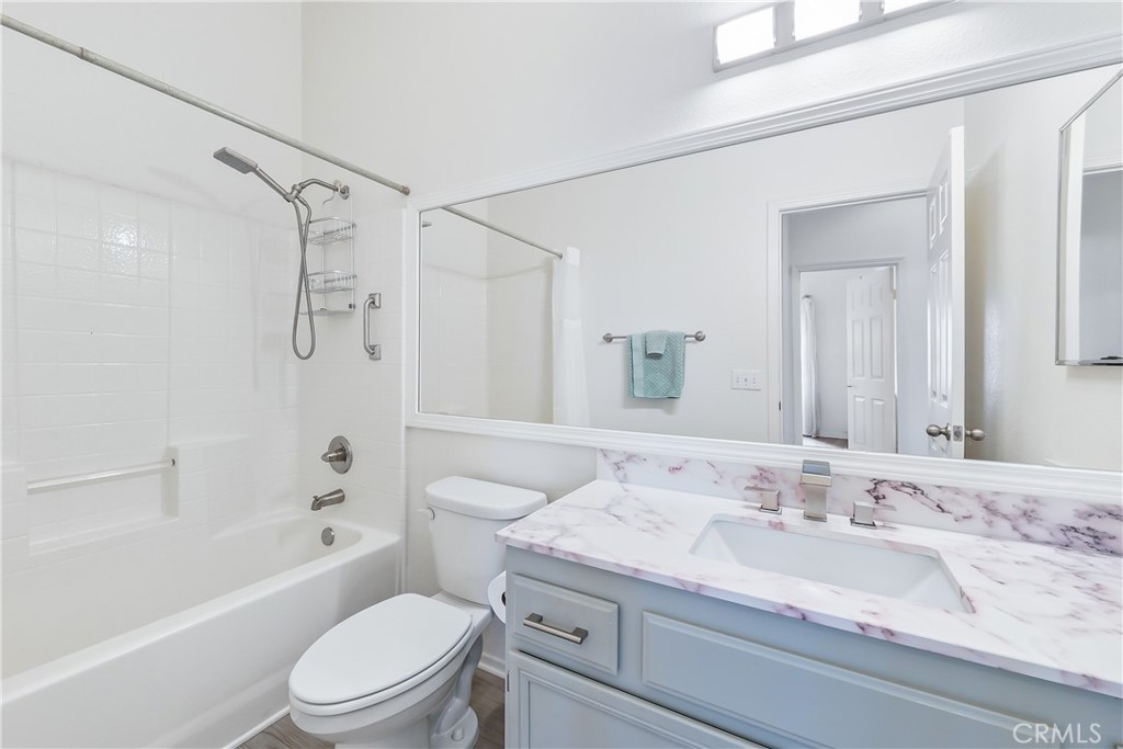 3955 Escala cove