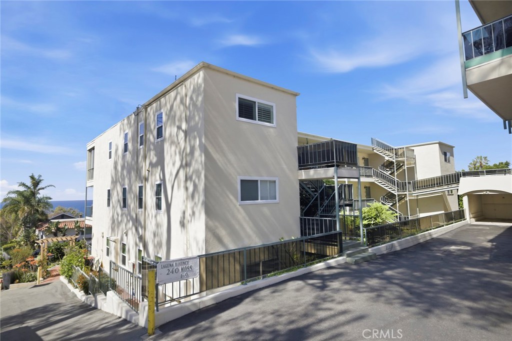 240 Moss Street 8