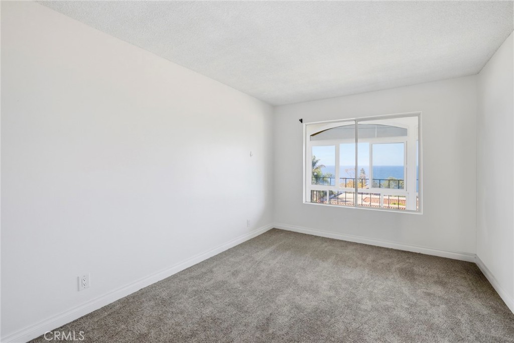240 Moss Street 8