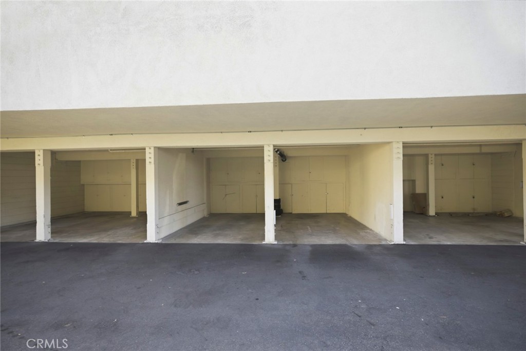 240 Moss Street 8