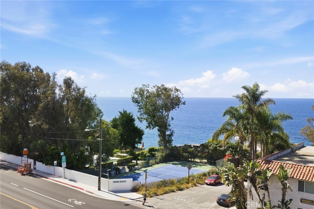 240 Moss Street 8
