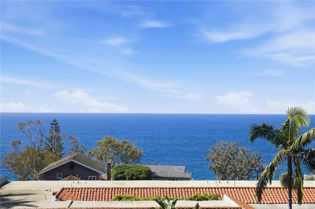 240 Moss Street 8