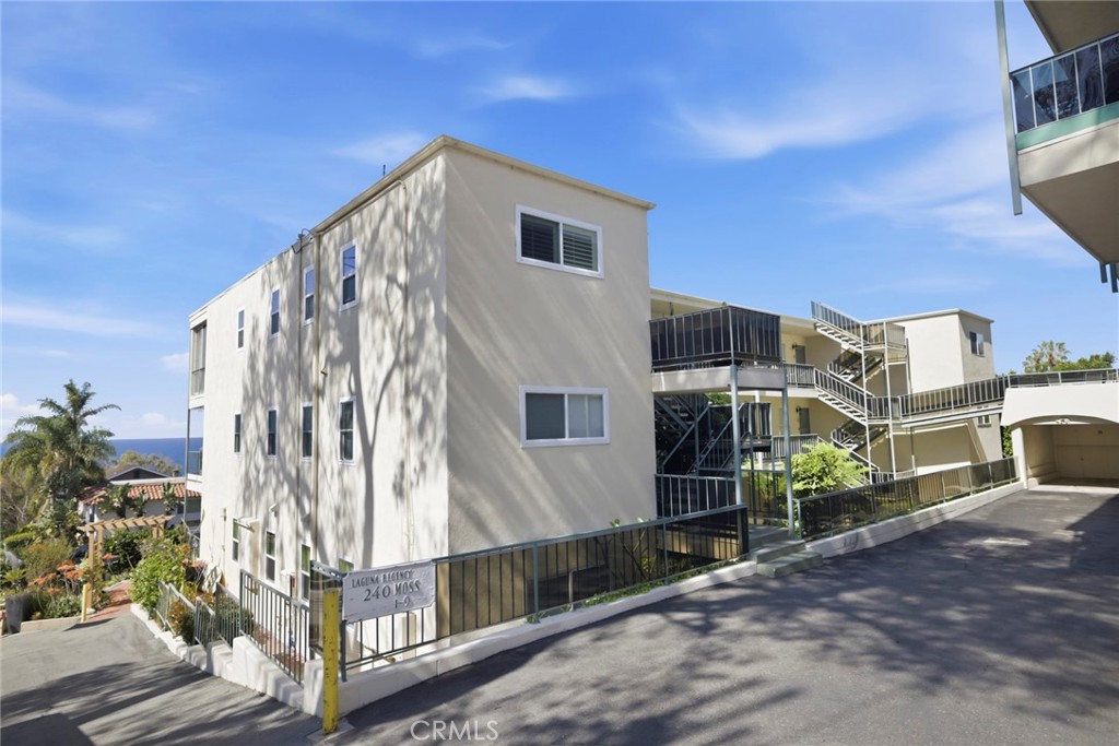 240 Moss Street 8