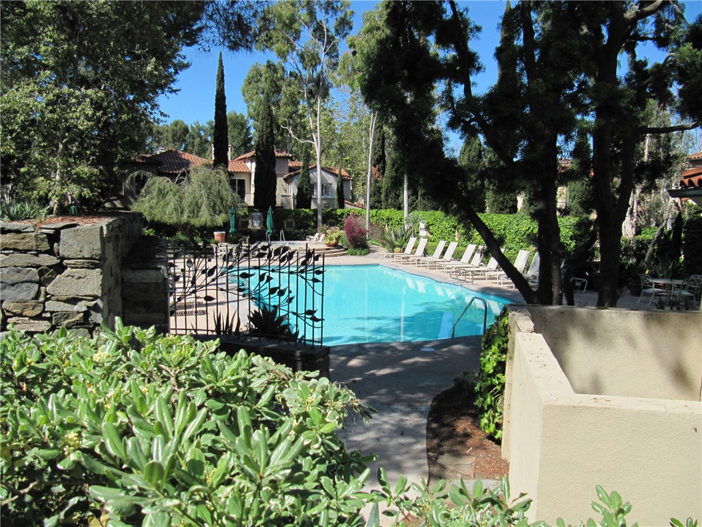 17 Savona Court