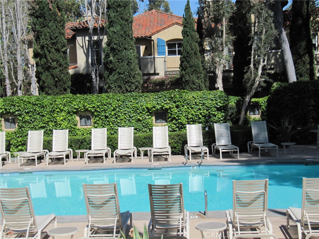 17 Savona Court
