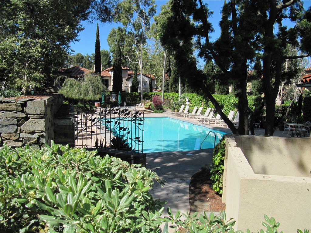 17 Savona Court