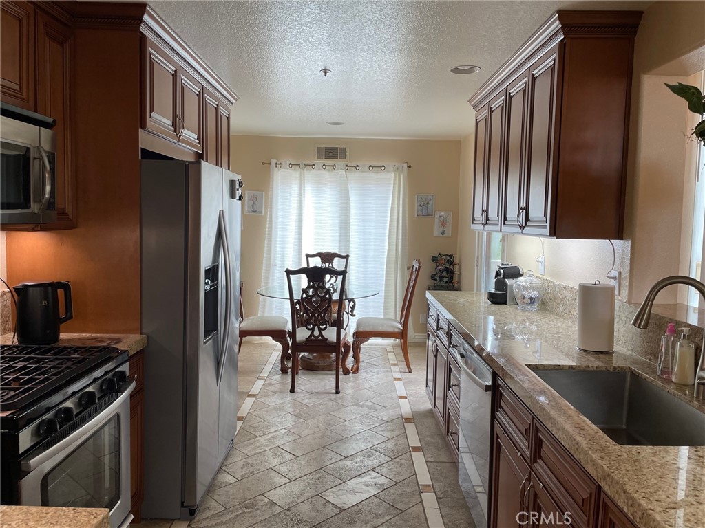 17 Savona Court