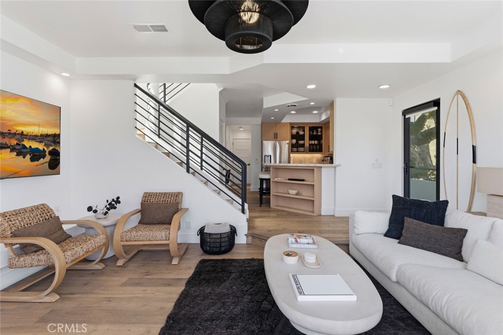 3912 River Ave