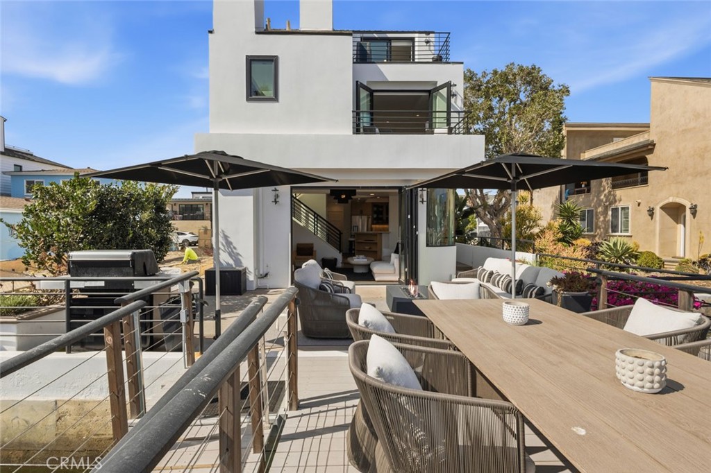 3912 River Ave