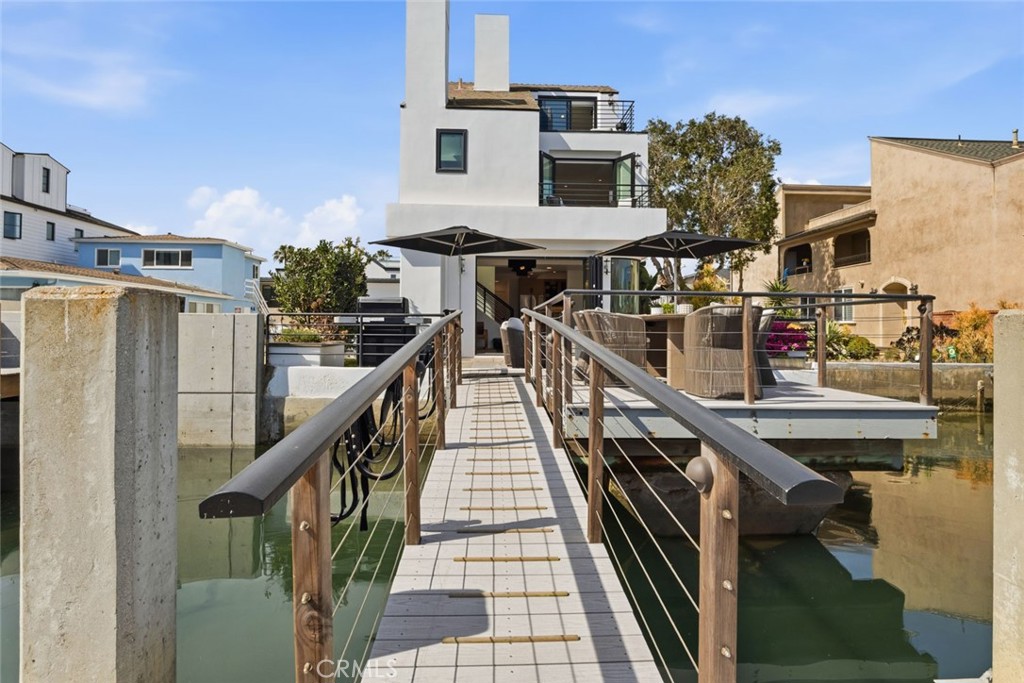 3912 River Ave