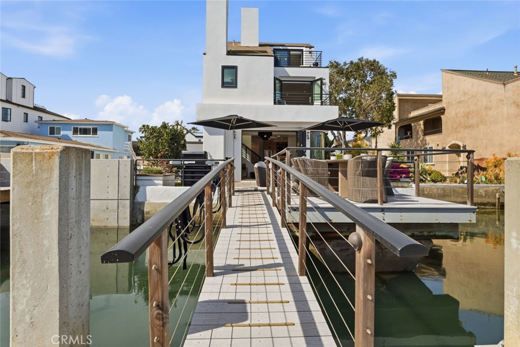 3912 River Ave