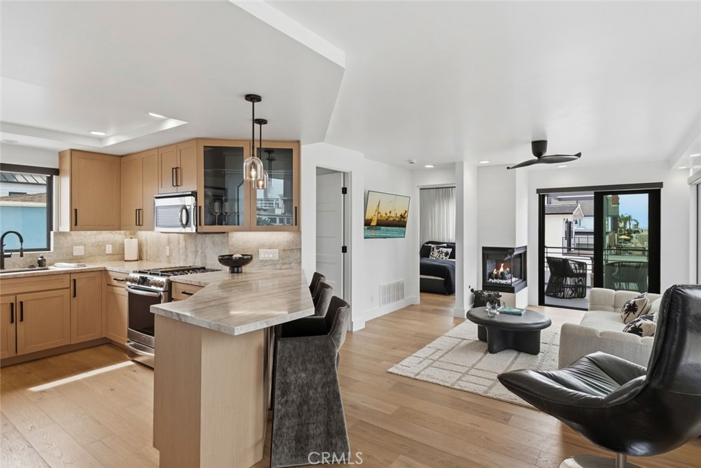 3912 River Ave